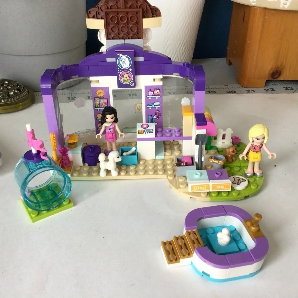 LEGO Friends Pet Care Center with Purple and Blue